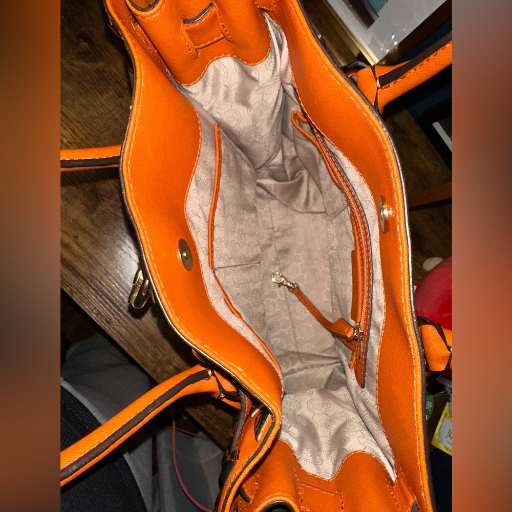 🧡 Michael Kors Hamilton Studded Saffiano Leather Tote – Orange/Gold - Picture 7 of 8